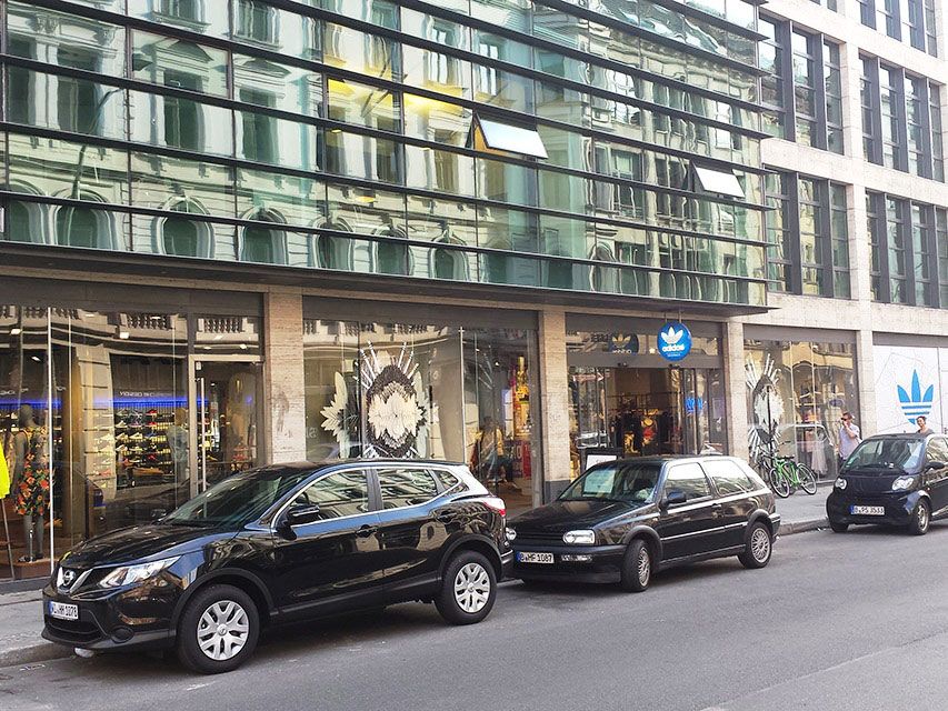 Gebäude von Adidas Originals Store