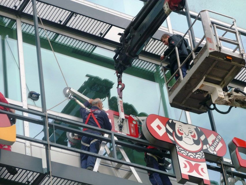 Europa Center Gebäude mit Kran